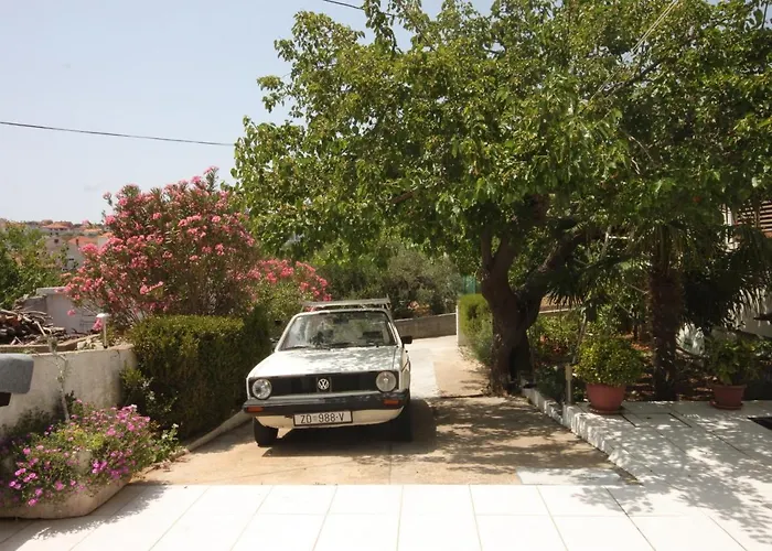 By The Sea Kali, Ugljan - 8269 アパート